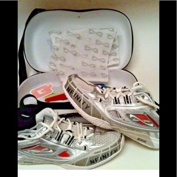 Nfinity Women’s Volleyball Sneakers Final Price - Picture 8 of 9